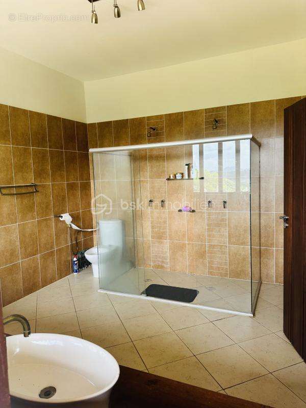 Maison à REMIRE-MONTJOLY