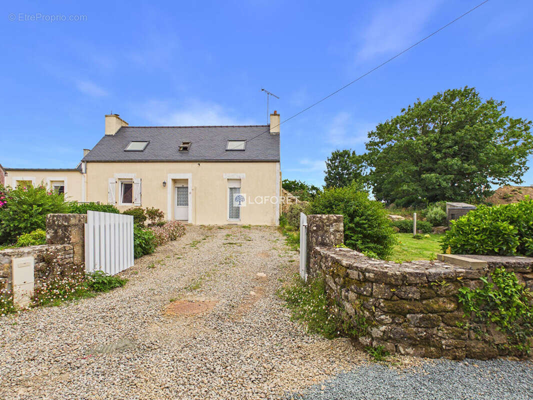Maison à PLOUHINEC