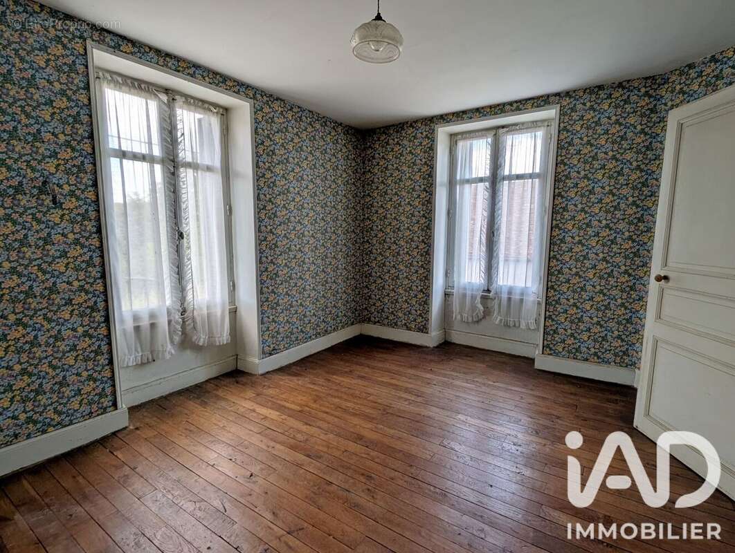 Maison 112 m² à Pouligny-Notre-Dame  - photo 8