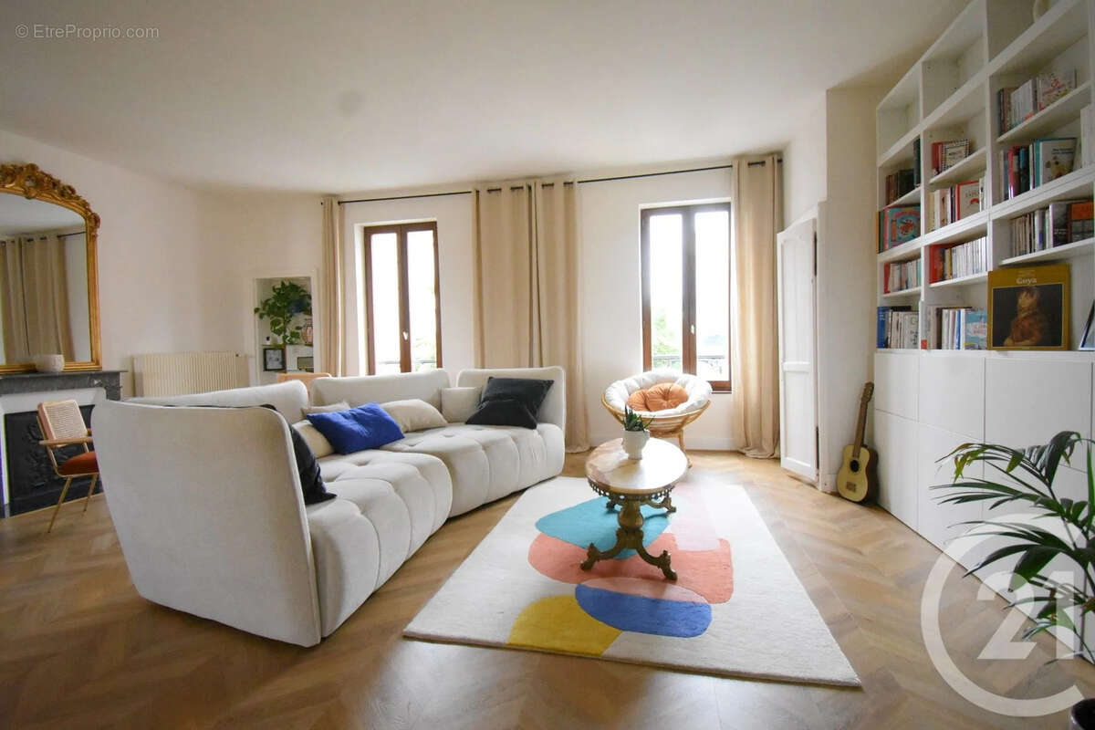 Appartement 171 m² à Vichy  - photo 2