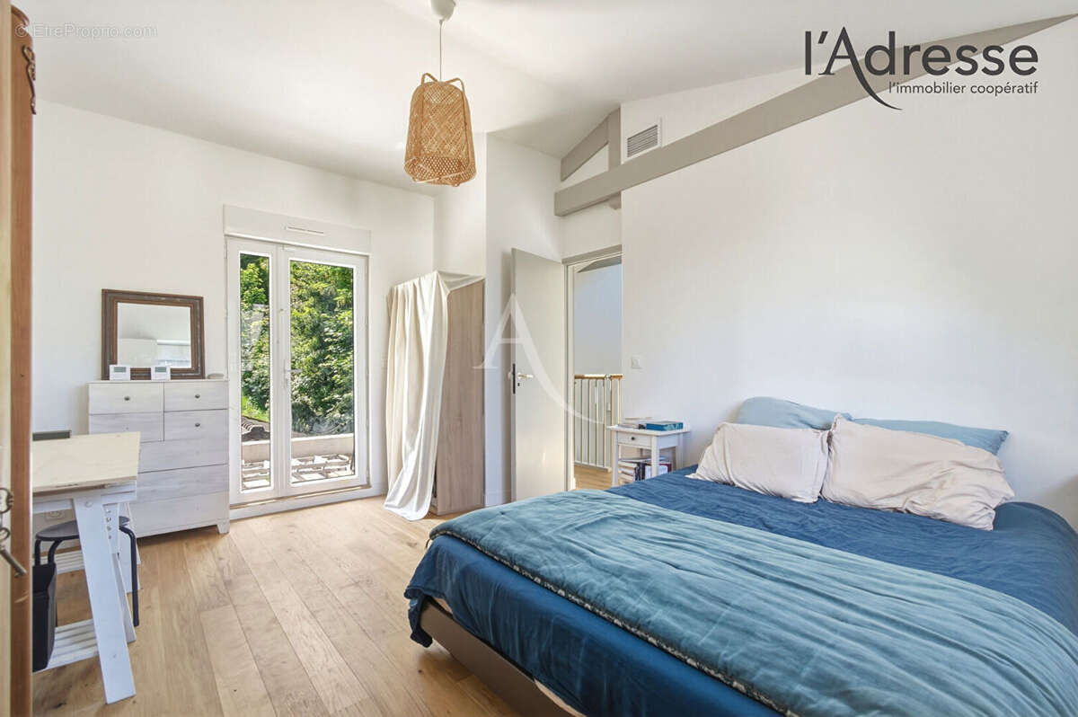 Maison familiale de 180m² avec jardin de 392m² ! - photo 9