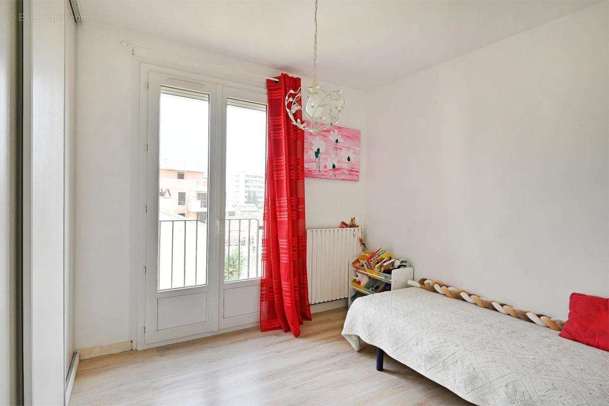Appartement de 4 pièces de 87 m² à Nîmes - photo 7