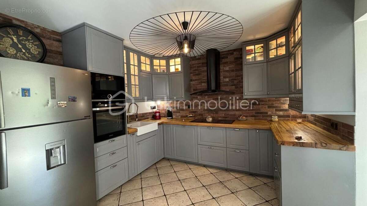 Maison à SAINT-VICTORET