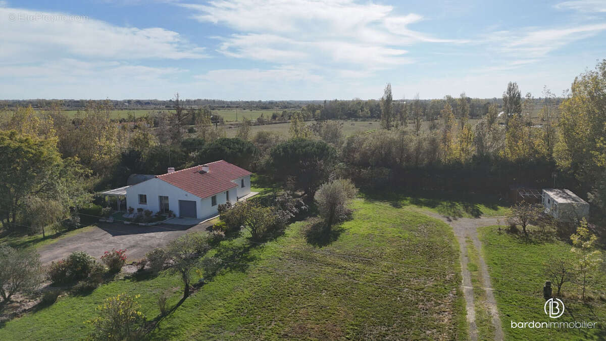 Maison à LE PERRIER