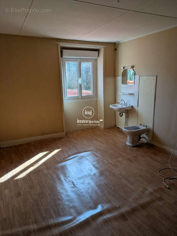 Appartement à SAILLAT-SUR-VIENNE