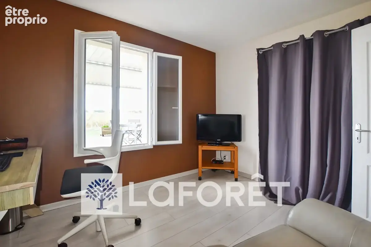 Maison  plain-pied  de 2015  à GEMOZAC (17260) 4 pièce(s) 103 m2 - photo 10