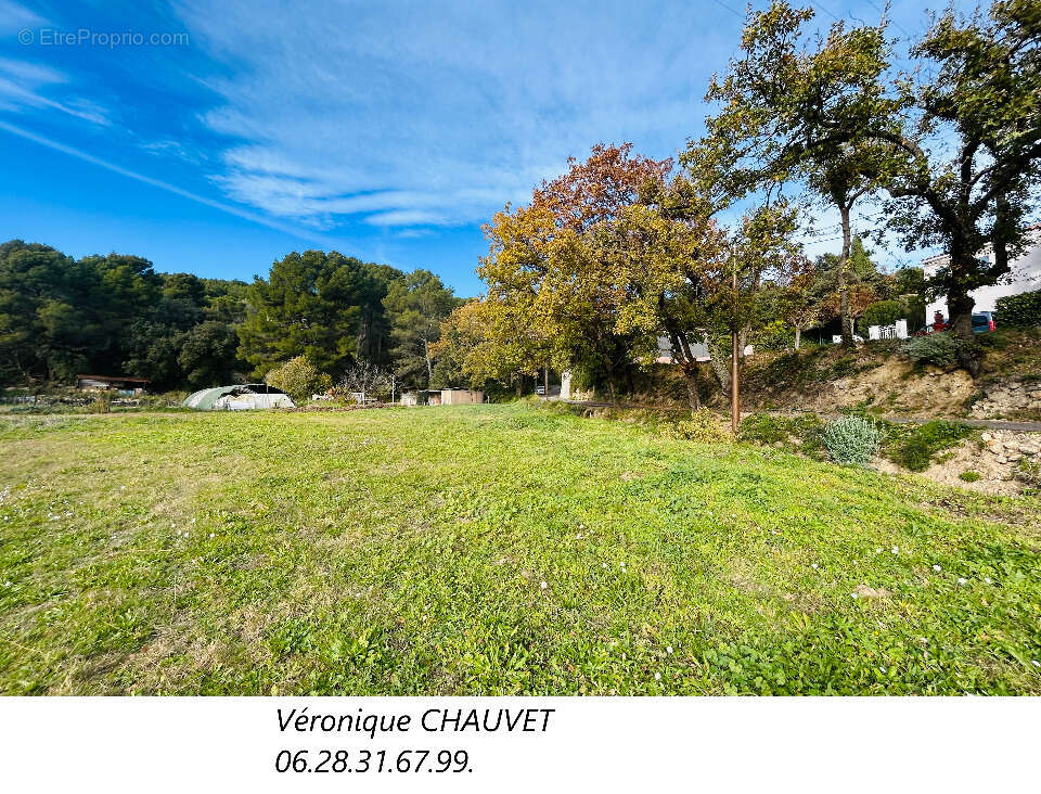 Terrain à DRAGUIGNAN