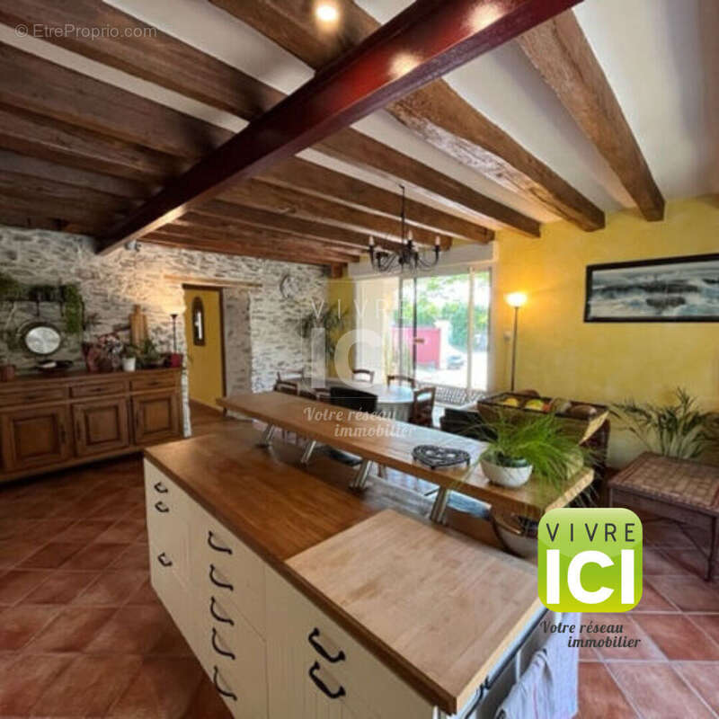 Maison à SAINT-JULIEN-DE-CONCELLES