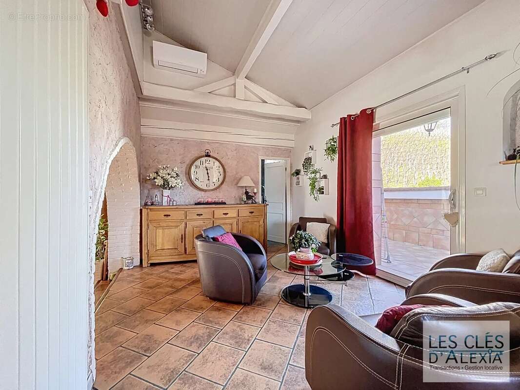 Maison à SAINT-CYR-SUR-LE-RHONE