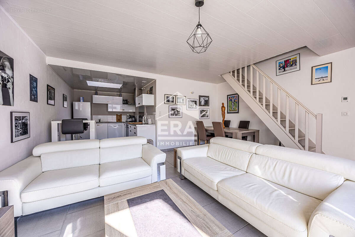 Maison à MORNAC-SUR-SEUDRE