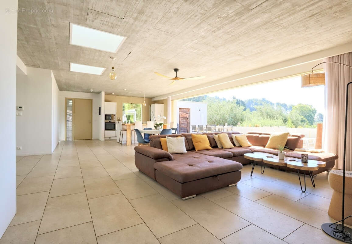 Maison à SOLLIES-PONT