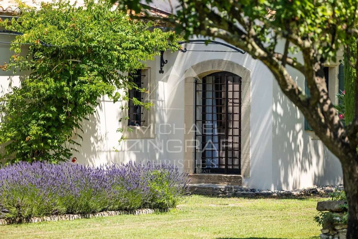 Proche de l'Isle-sur-la-Sorgue - Domaine d'exception entre Luberon et Mont Ventoux sur un parc de 15 hectares - photo 16