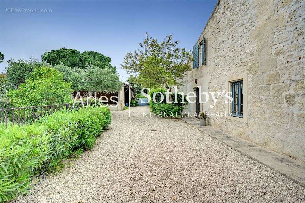 Maison à BELLEGARDE