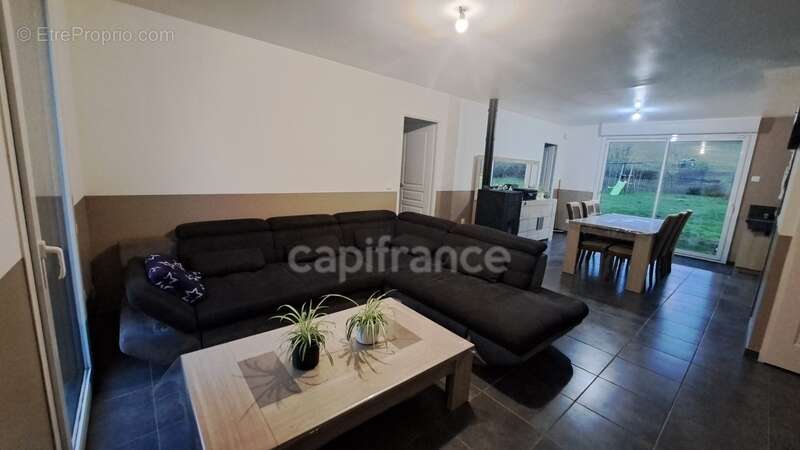 Maison à RESSONS-LE-LONG