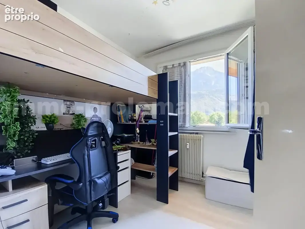 Appartement_T3bis_Bonneville_belle_superficie_prox_commerce_Salon_Séjour_