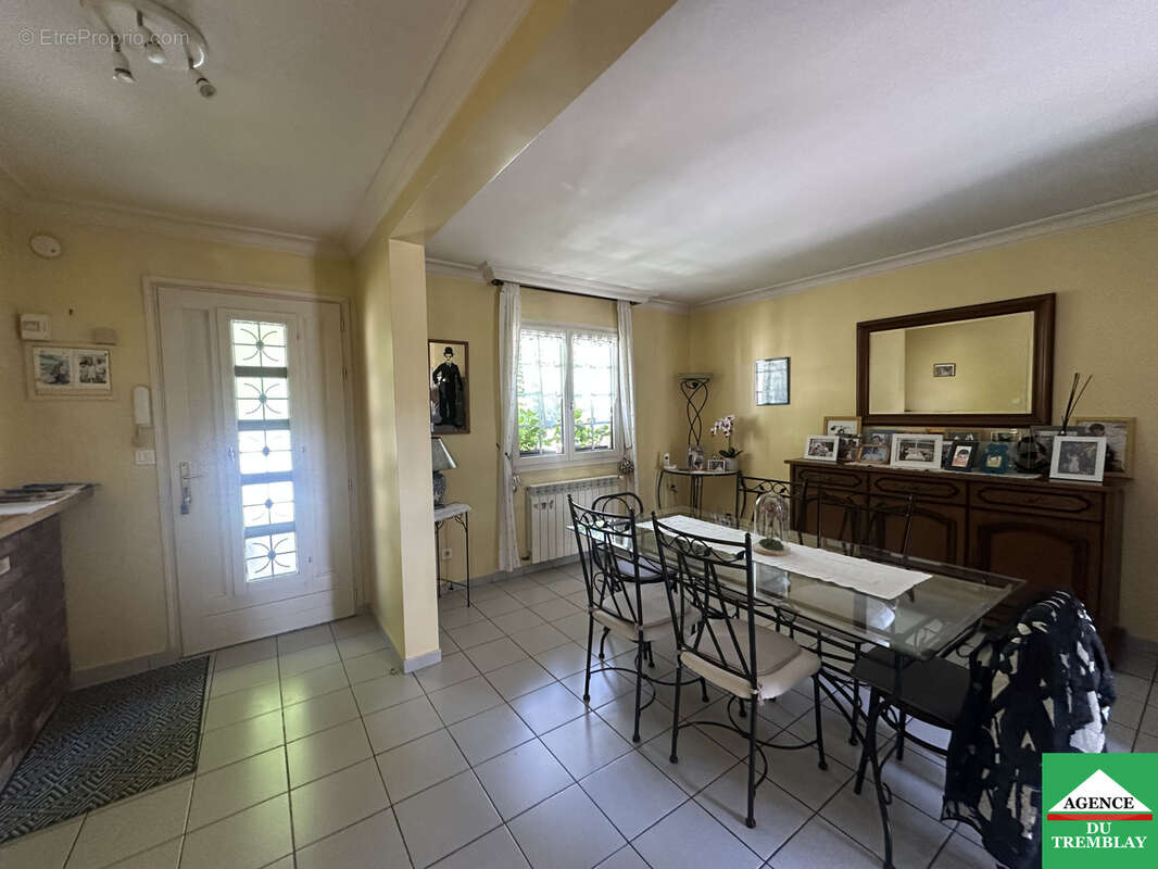 Maison à SAINT-MAUR-DES-FOSSES