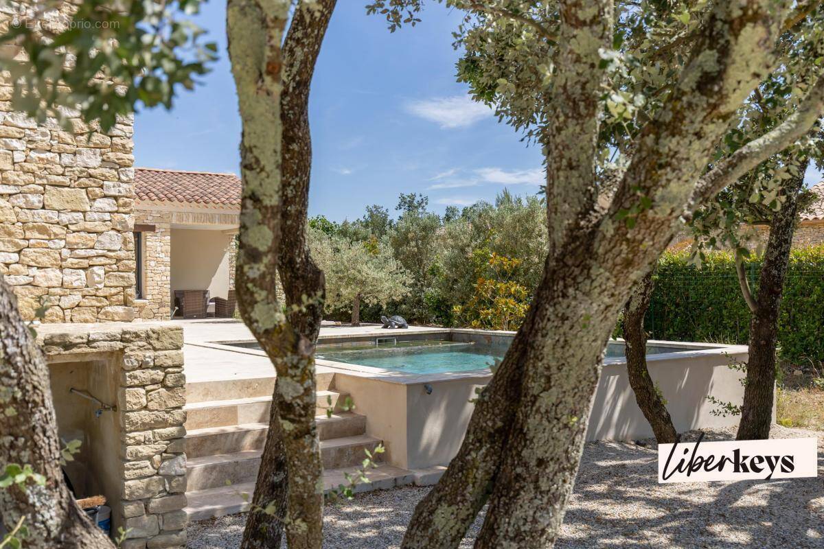 Maison à GORDES