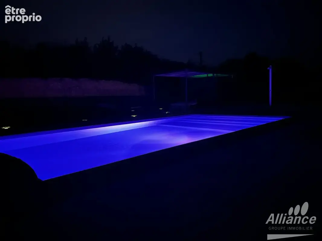 Maison contemporaine avec piscine - MEROUX-MOVAL - photo 8