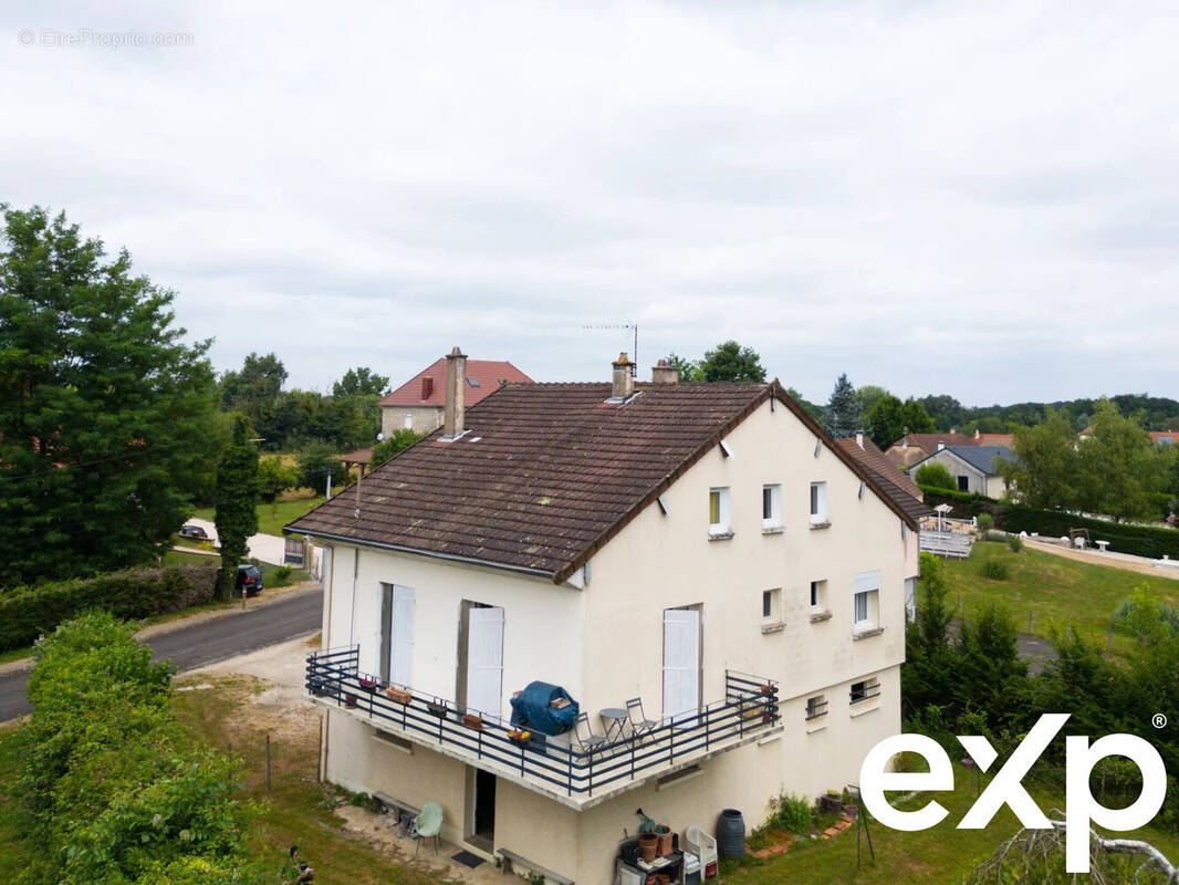 Appartement à FRONTENAUD