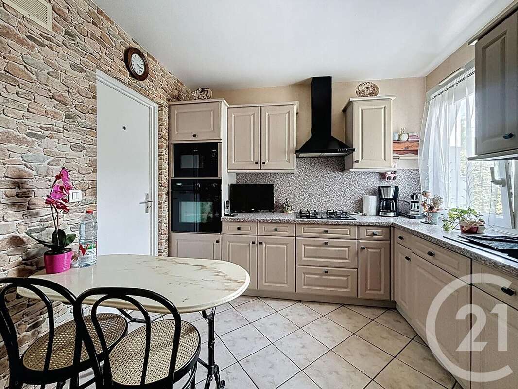 Maison à COMBS-LA-VILLE