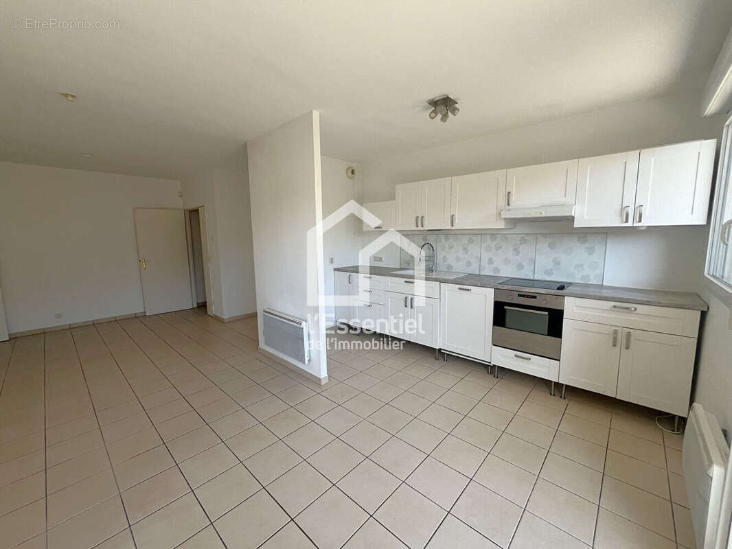 Appartement Verneuil-sur-seine 3 pièce(s) 64 m2 Rez de Jardin 204m² - photo 2