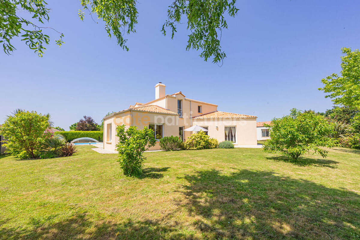 Maison à SAINT-LEGER-LES-VIGNES