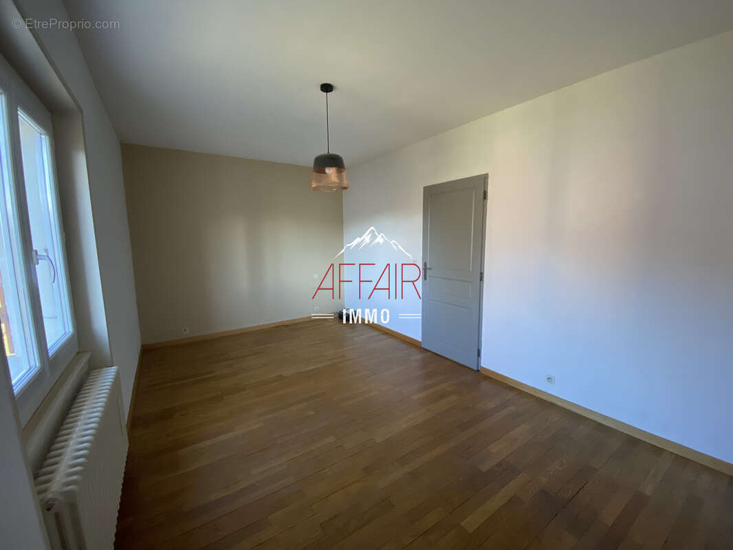 Maison t4 avec un appartement t2 proches commodités - 74240 gaillard - photo 15