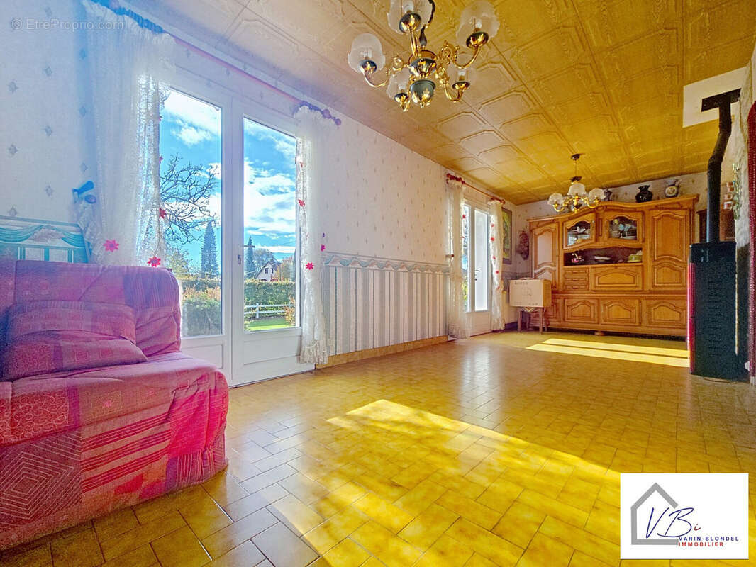 Salon-séjour - Maison à GRAND-CAMP