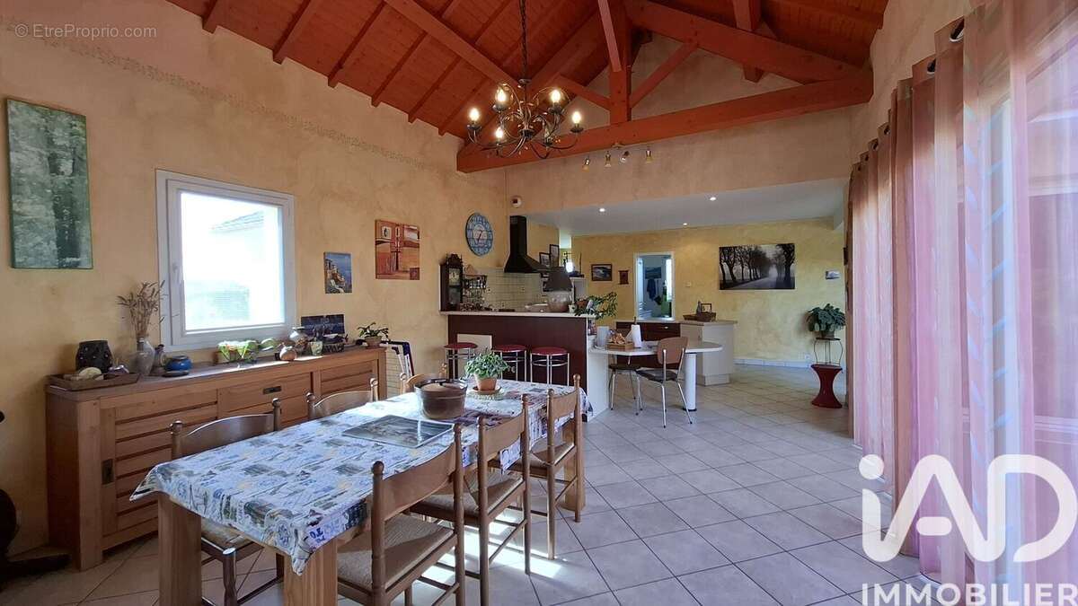 Maison 129 m² à Malaussanne  - photo 4