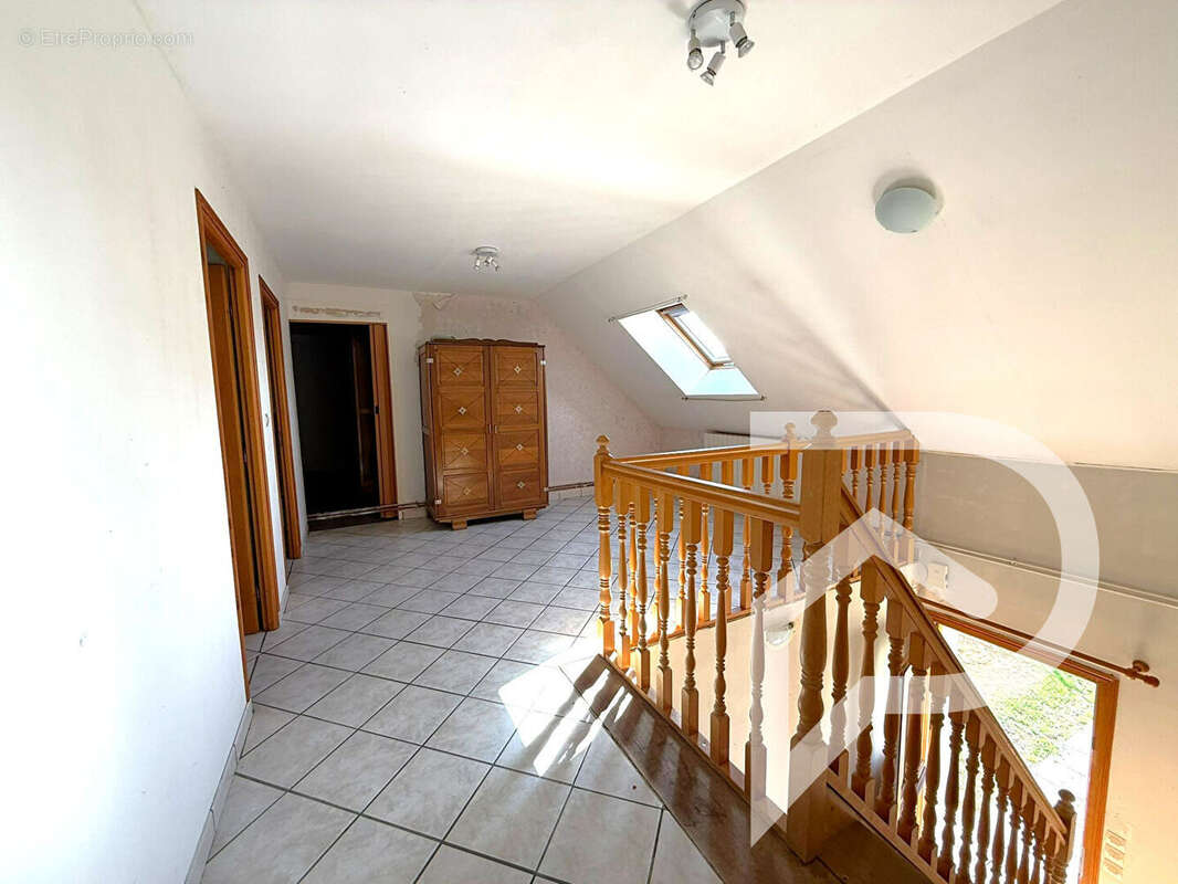 Maison à ESTREES-SAINT-DENIS