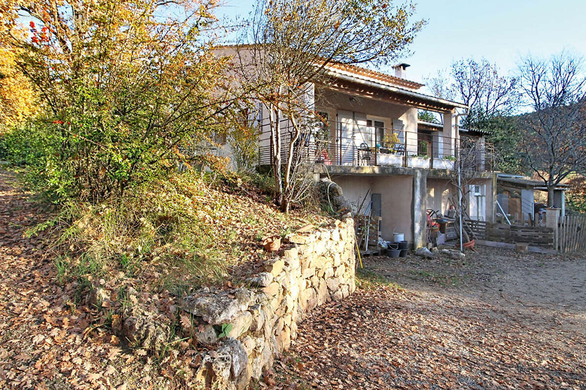 Maison à ENTRECASTEAUX
