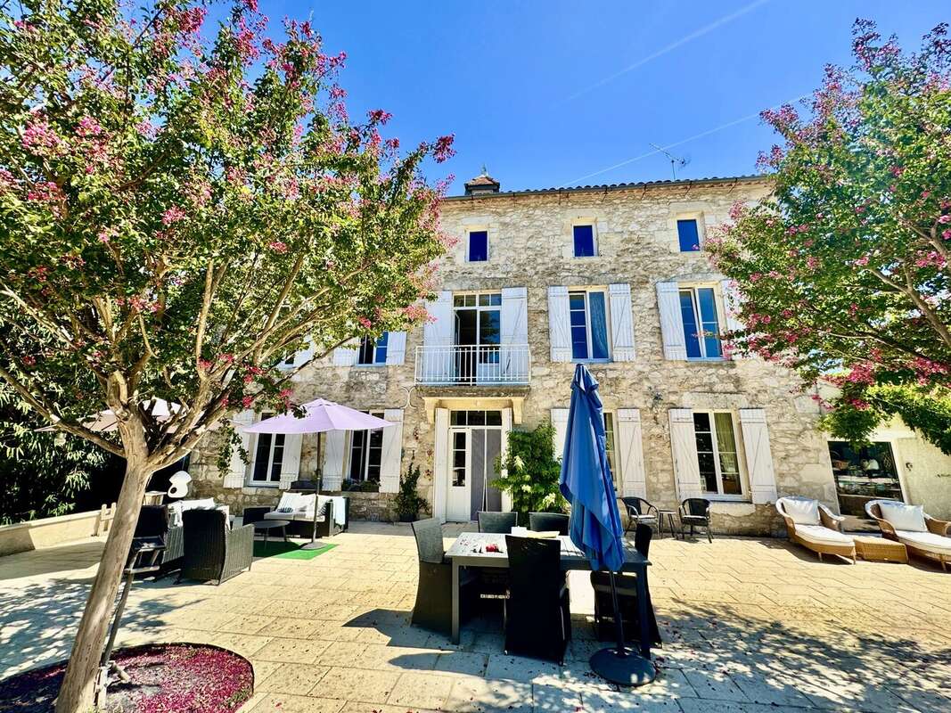 Élégante Maison de Maître avec Piscine Chauffée et Parc Arboré - photo 19