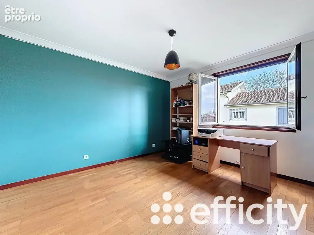 Maison 6 pièces 257 m² à vendre à Saint-Priest (69800) - photo 8