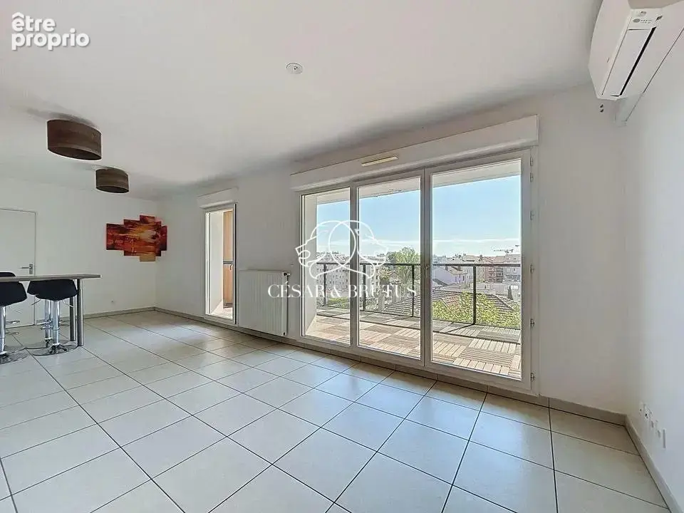 Appartement 80 m² à Lyon-8e  - photo 3