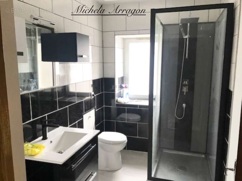 Maison à SAINT-PASTOUR