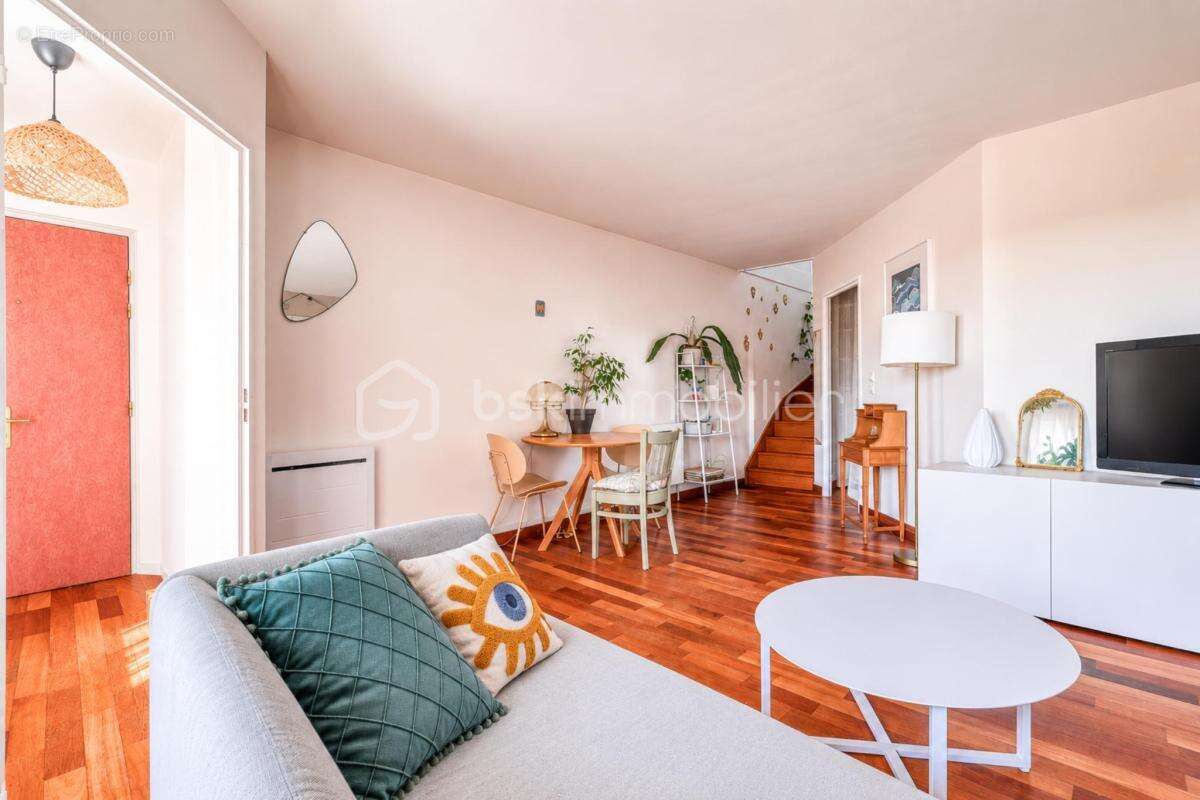 Duplex 3 pièces – 64 m² – 2 balcons – cave – parking - photo 2