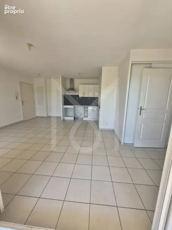 APPARTEMENT T3 + Garage fermé è1 parking privé dans la résidence - photo 4
