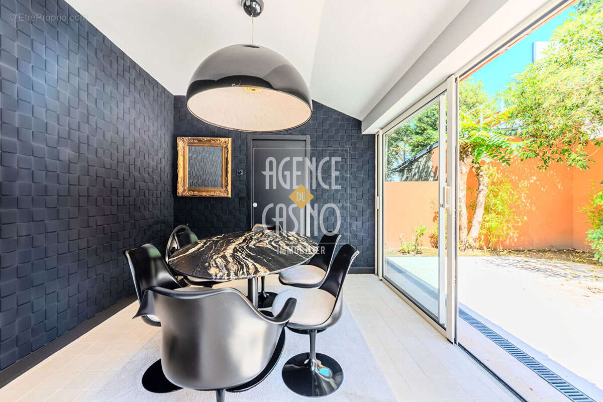 Villa de caractère La Baule Quartier des Arbres 5 pièce(s) 124 m2 - photo 3