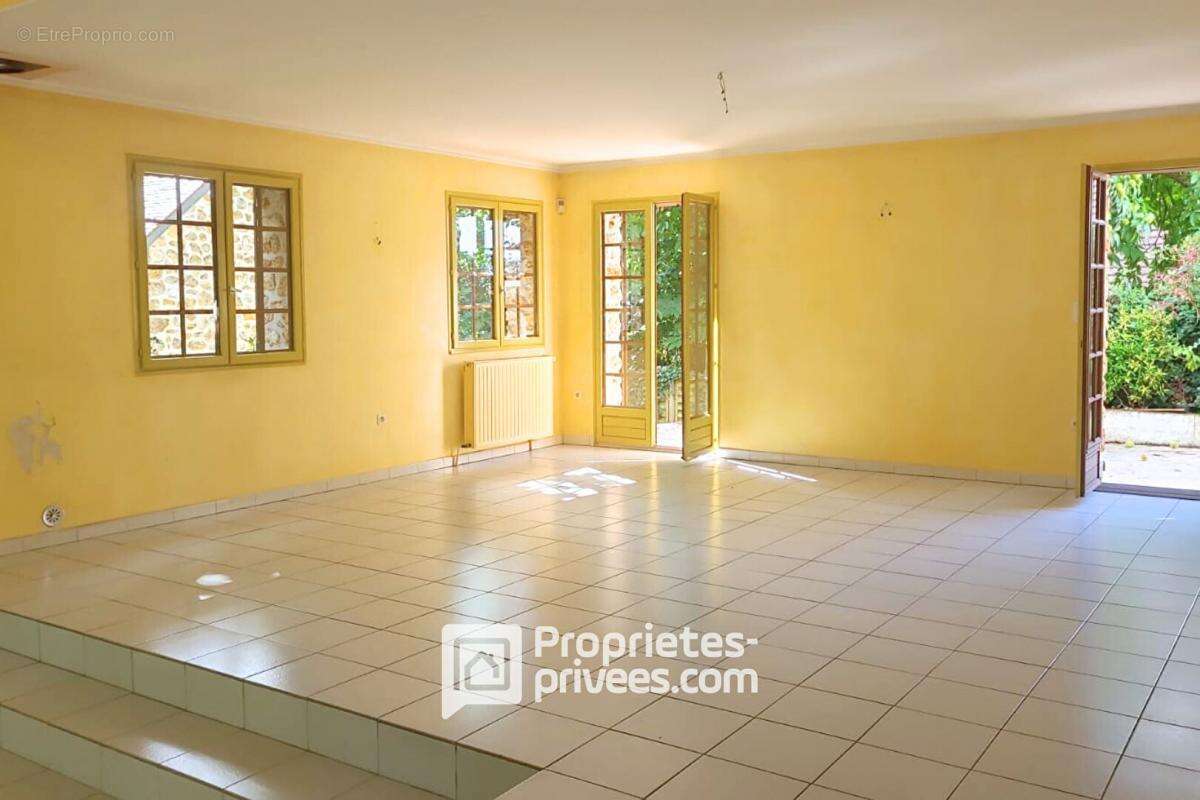 Maison à BRIIS-SOUS-FORGES