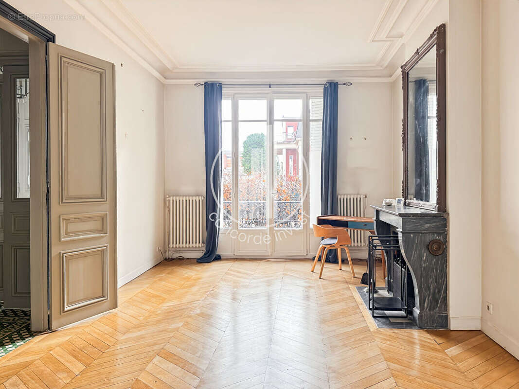 Maison à COURBEVOIE