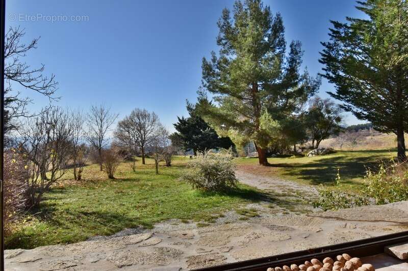 Maison à SAINT-GENIEZ