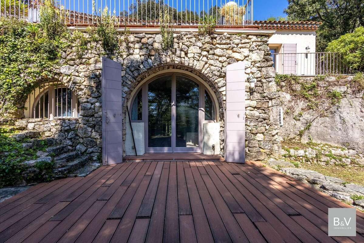 Maison à TOURRETTES-SUR-LOUP