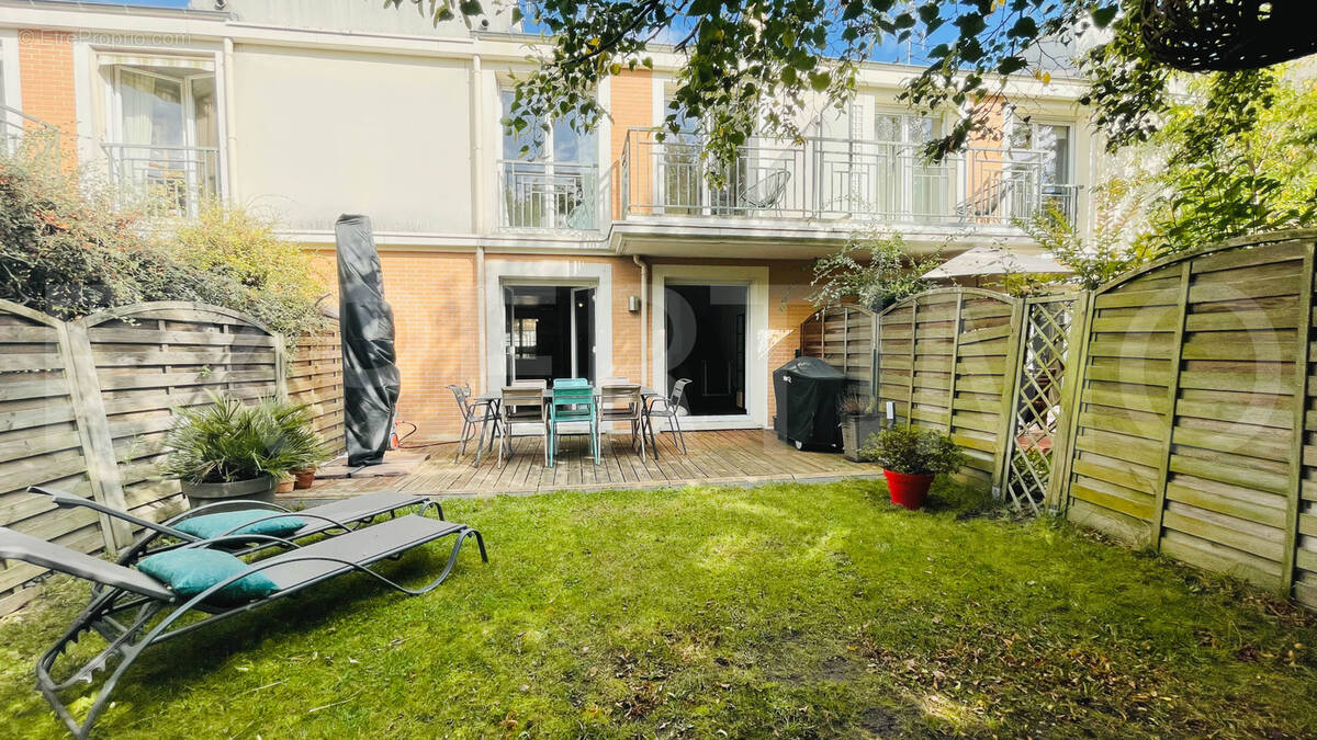 Maison à NANTERRE