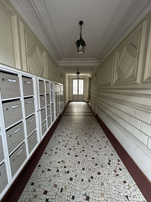 Appartement à PARIS-17E