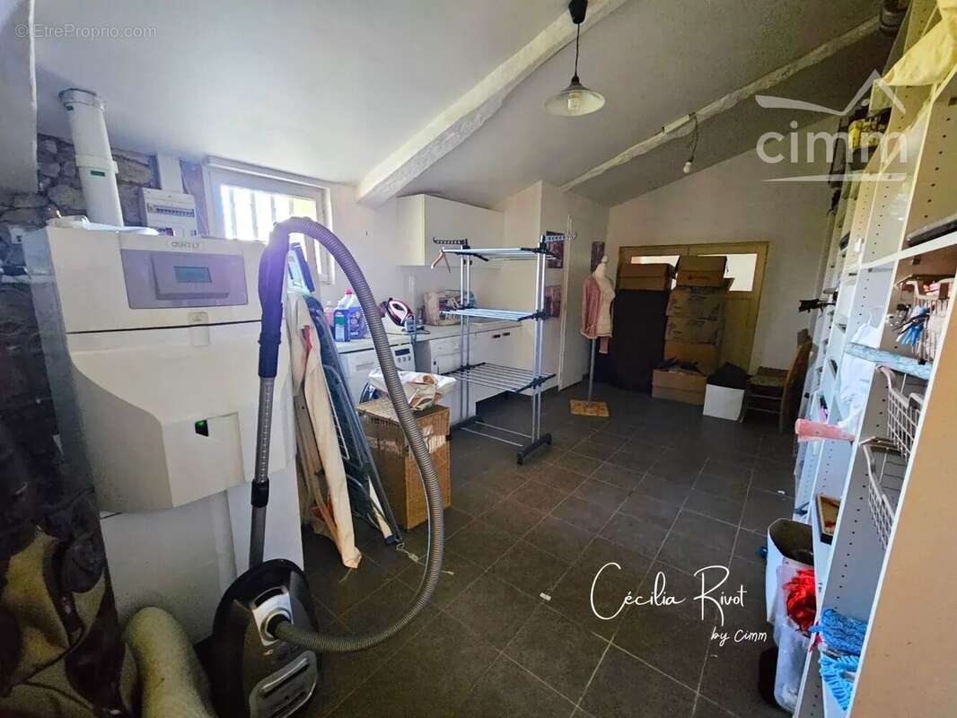 Maison à SAINT-CHRISTOLY-DE-BLAYE