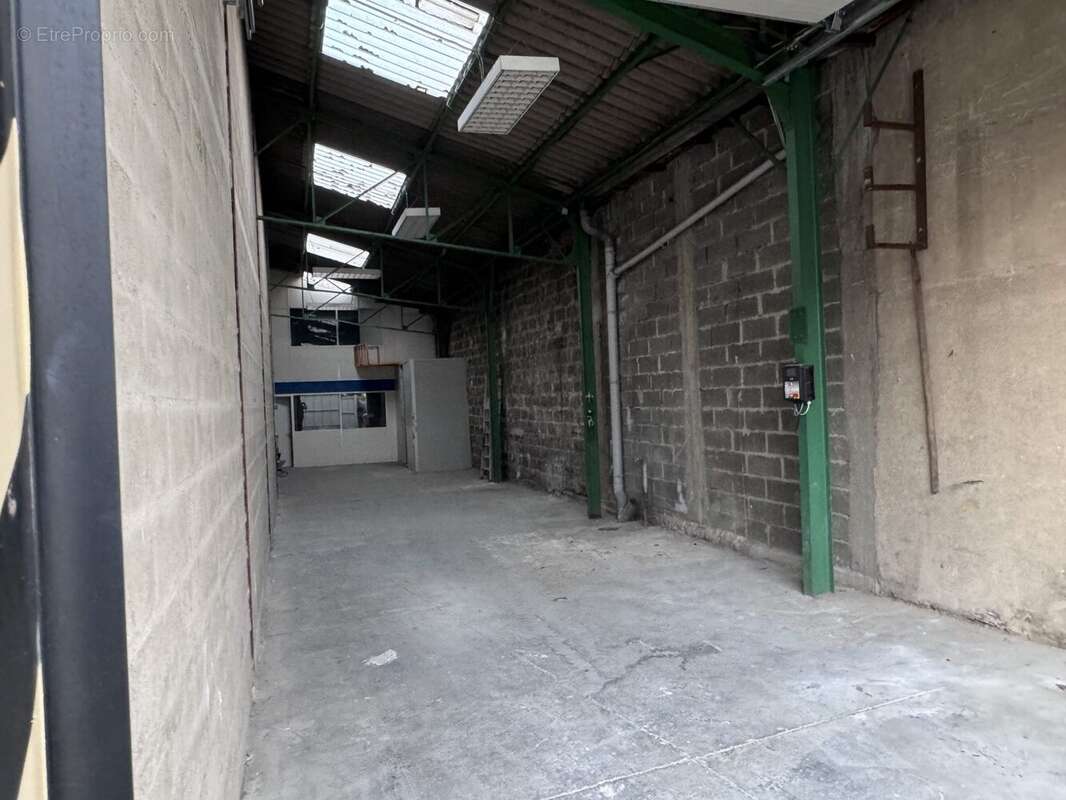 Commerce à COLOMBES