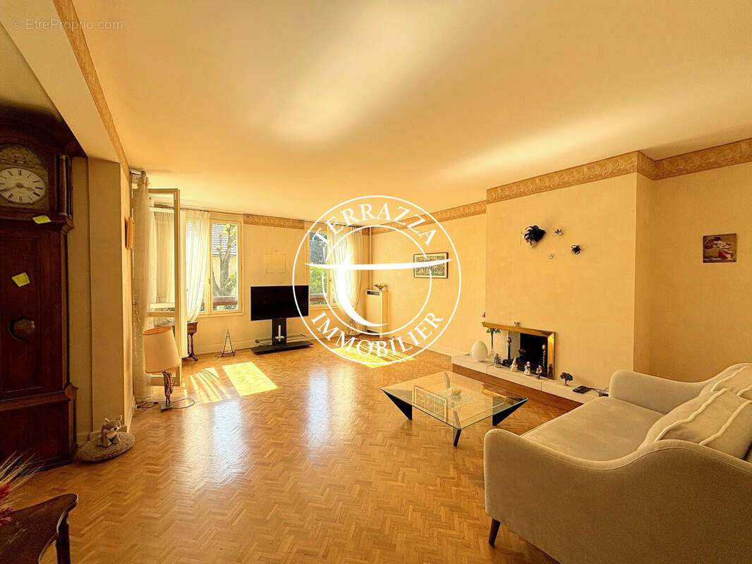 Appartement à LOUVECIENNES