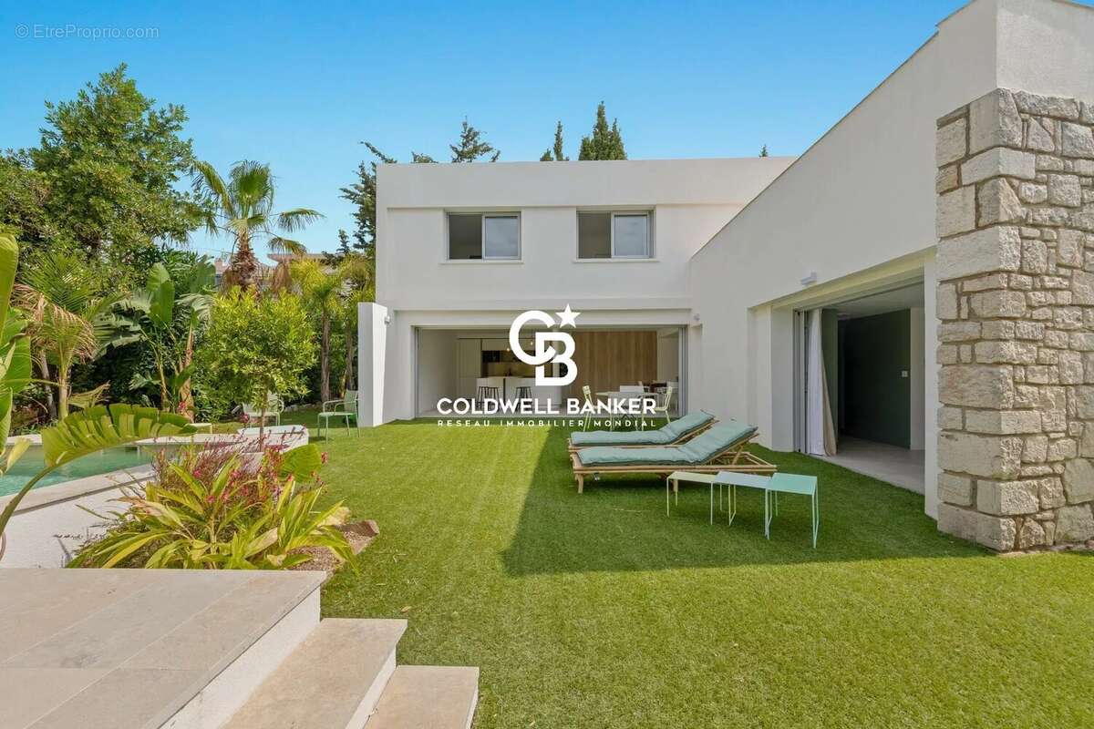 Maison à CARQUEIRANNE