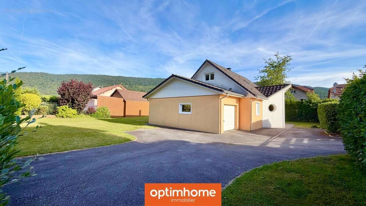 EN EXCLUSIVITÉ à SAULXURES-SUR-MOSELOTTE – Maison récente 117 m² environ au sol (90 m² Carrez)  3 chambres  Vivable de plain-pie - photo 2