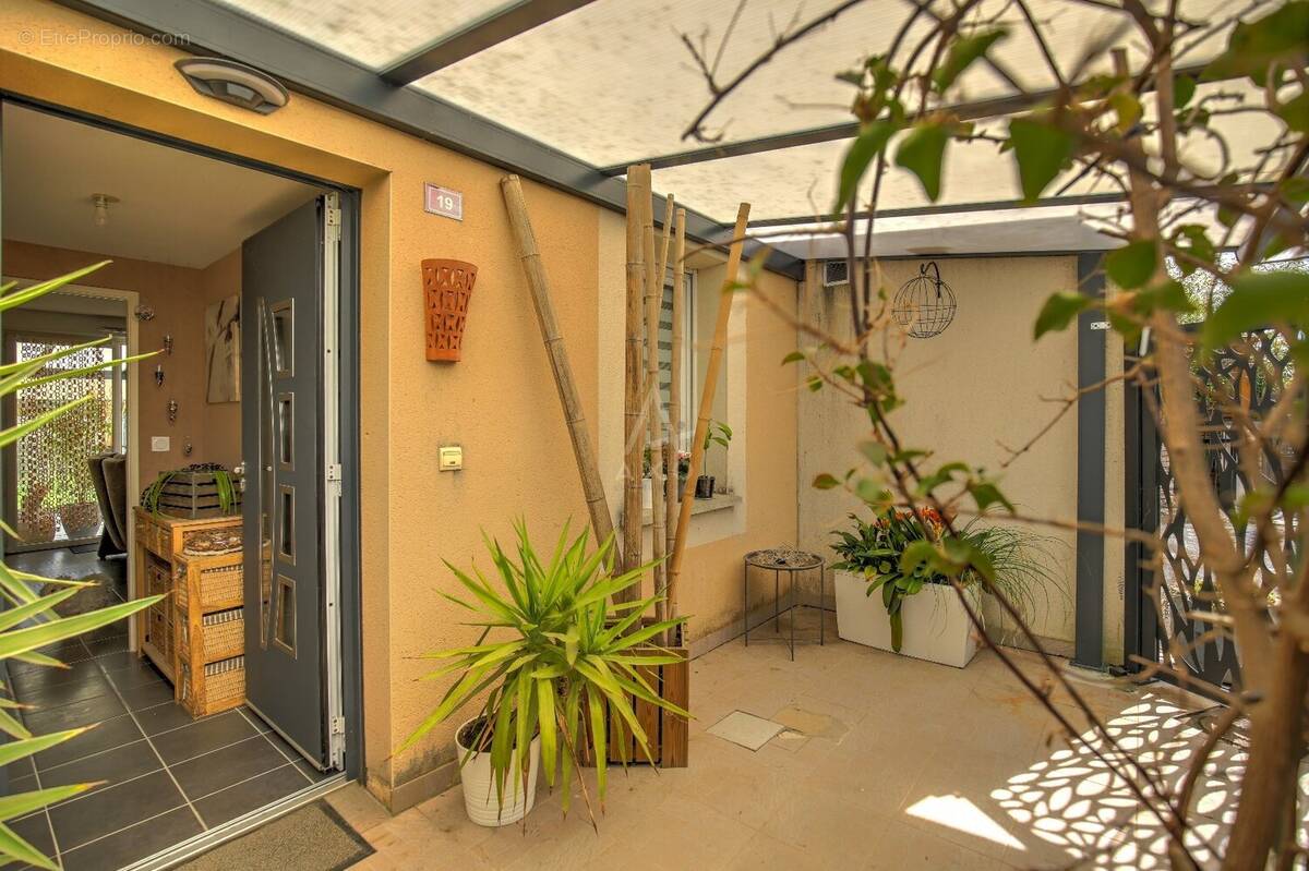 Maison à LESPINASSE